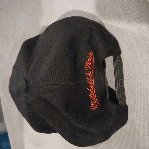 Houston Rockets Cap - Picture 2 of 3